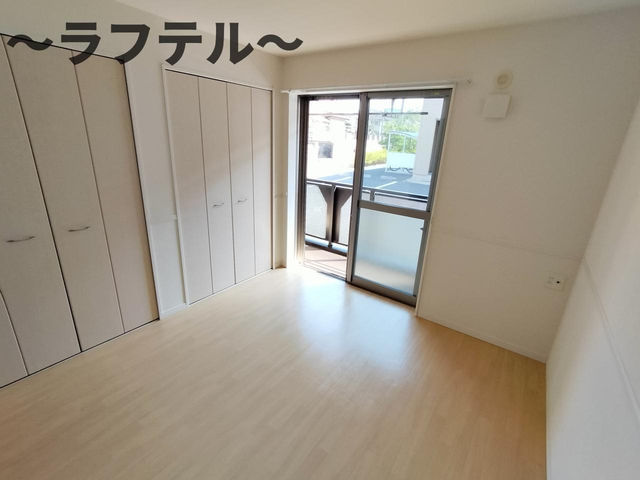 ラビランスAの洋室|別部屋イメージ写真