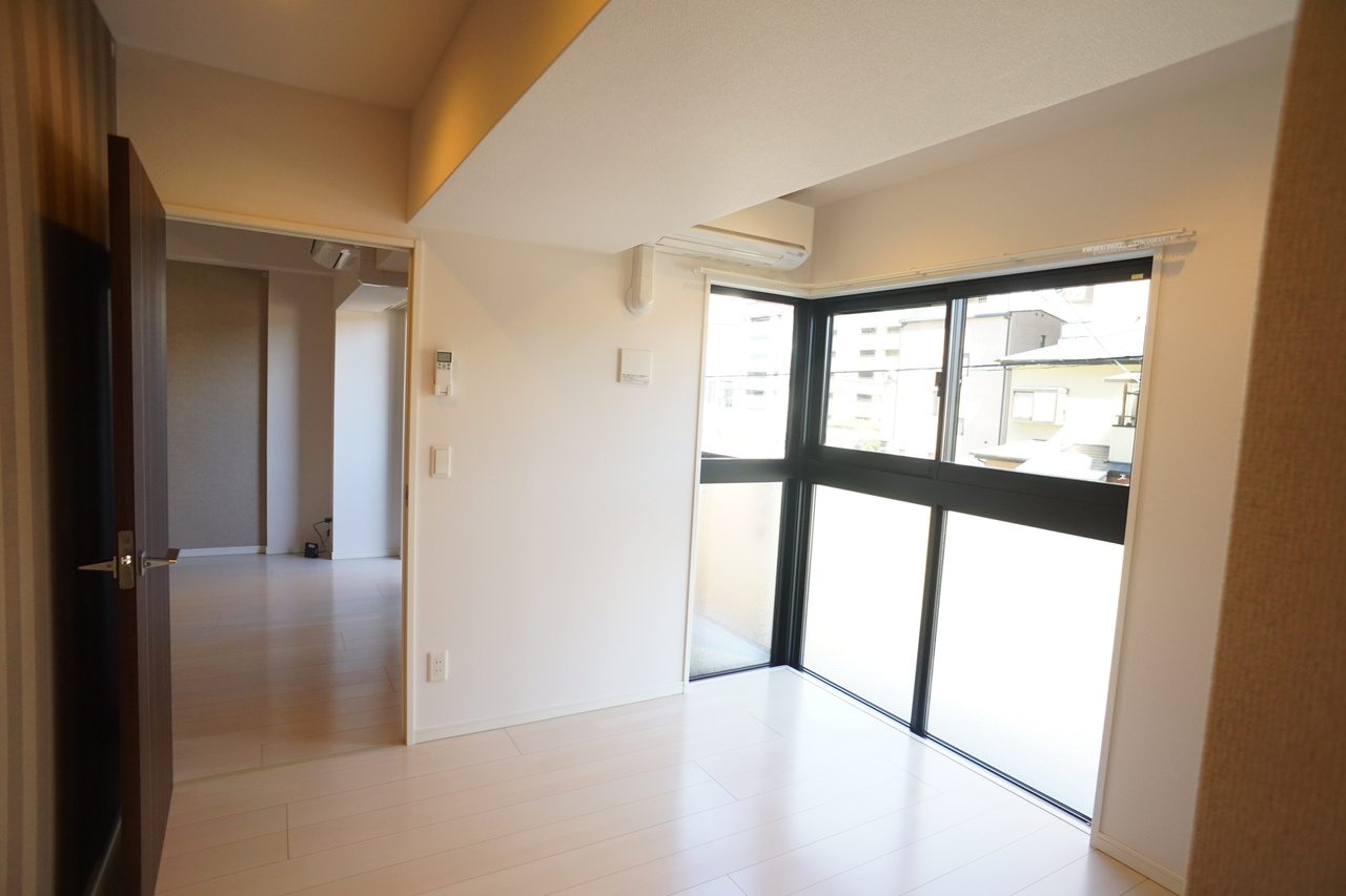 幸ｃｏｕｒｔ　ｎａｒａ　ｓａｎｊｏの洋室