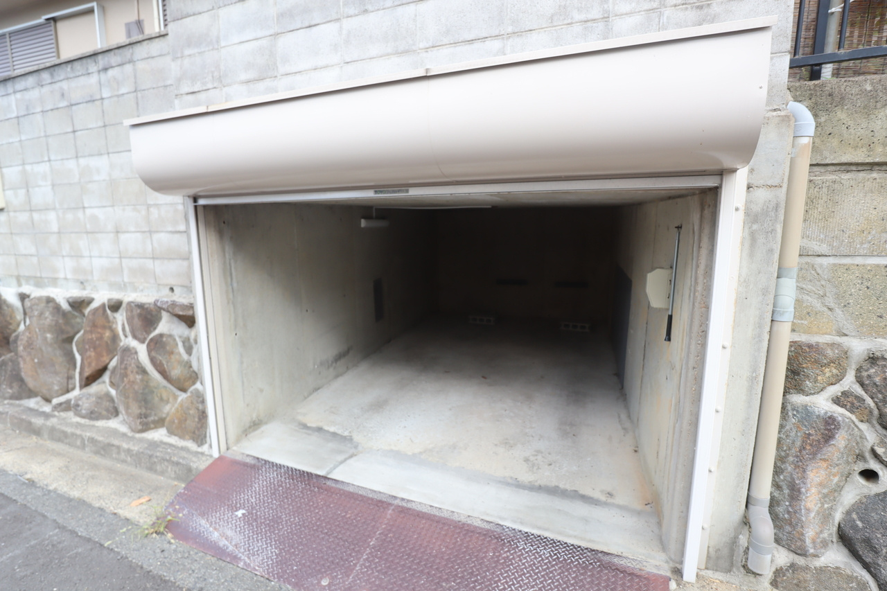 小泉町戸建の駐車場