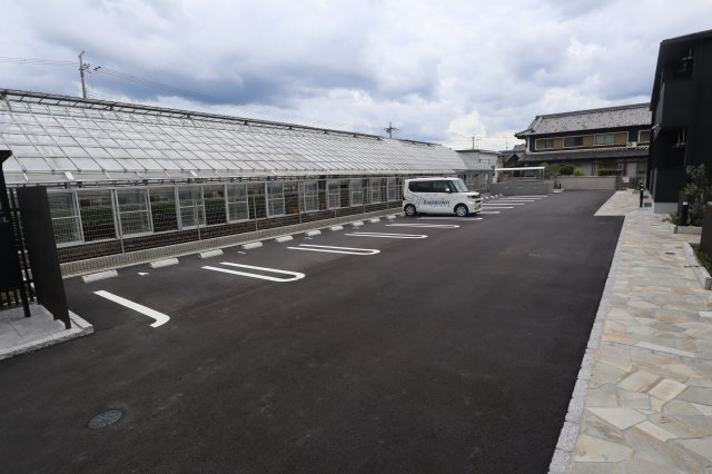 エヴァ　グリーン　ヴィラⅠの駐車場