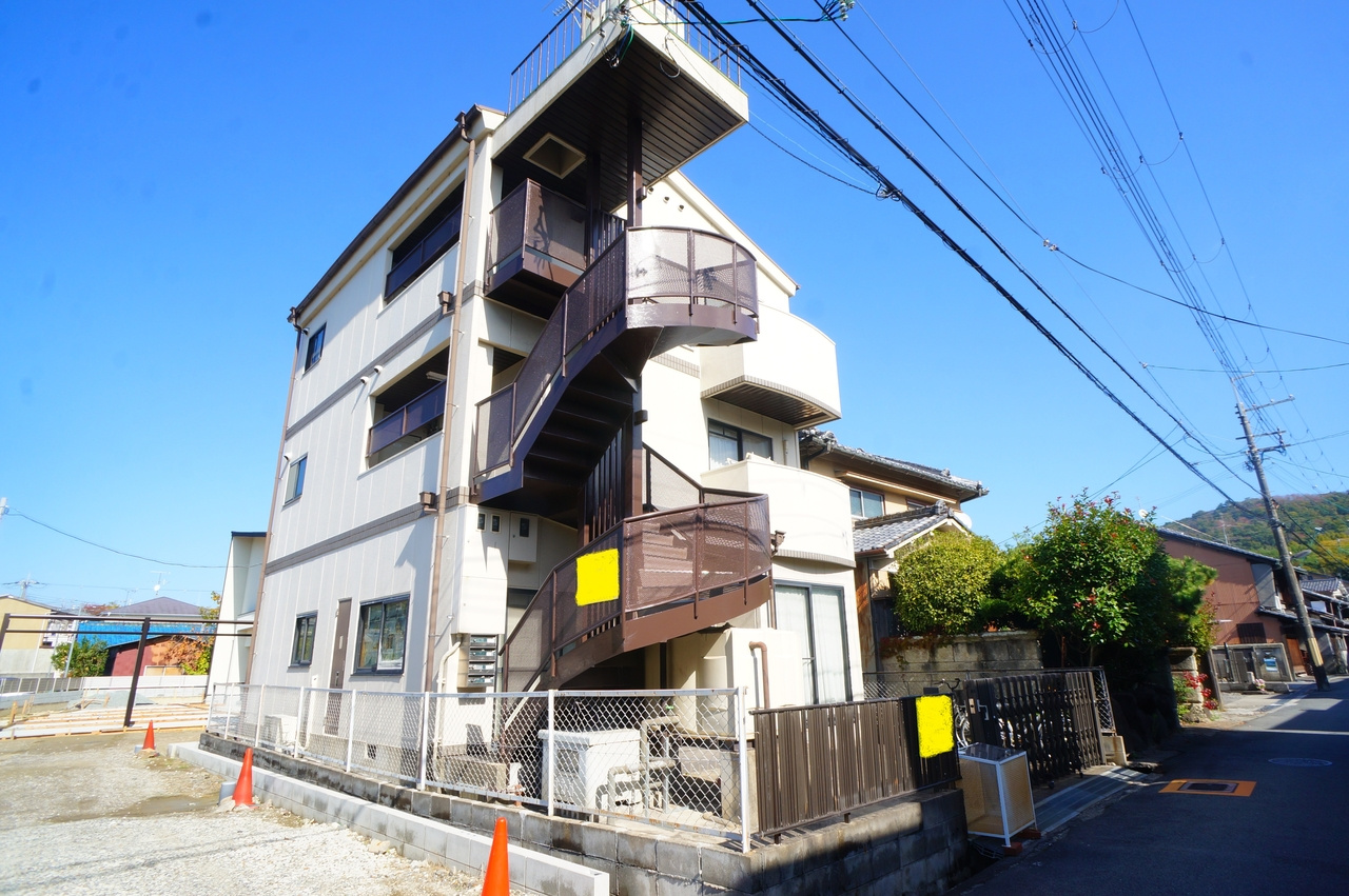 マイホーム新の駐車場
