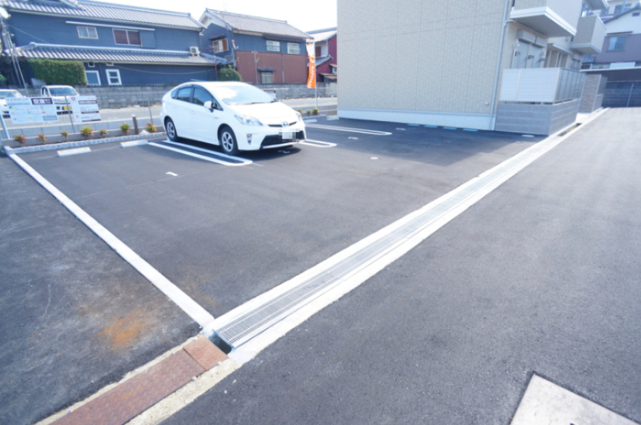 エコヴィル巻口　B棟の駐車場