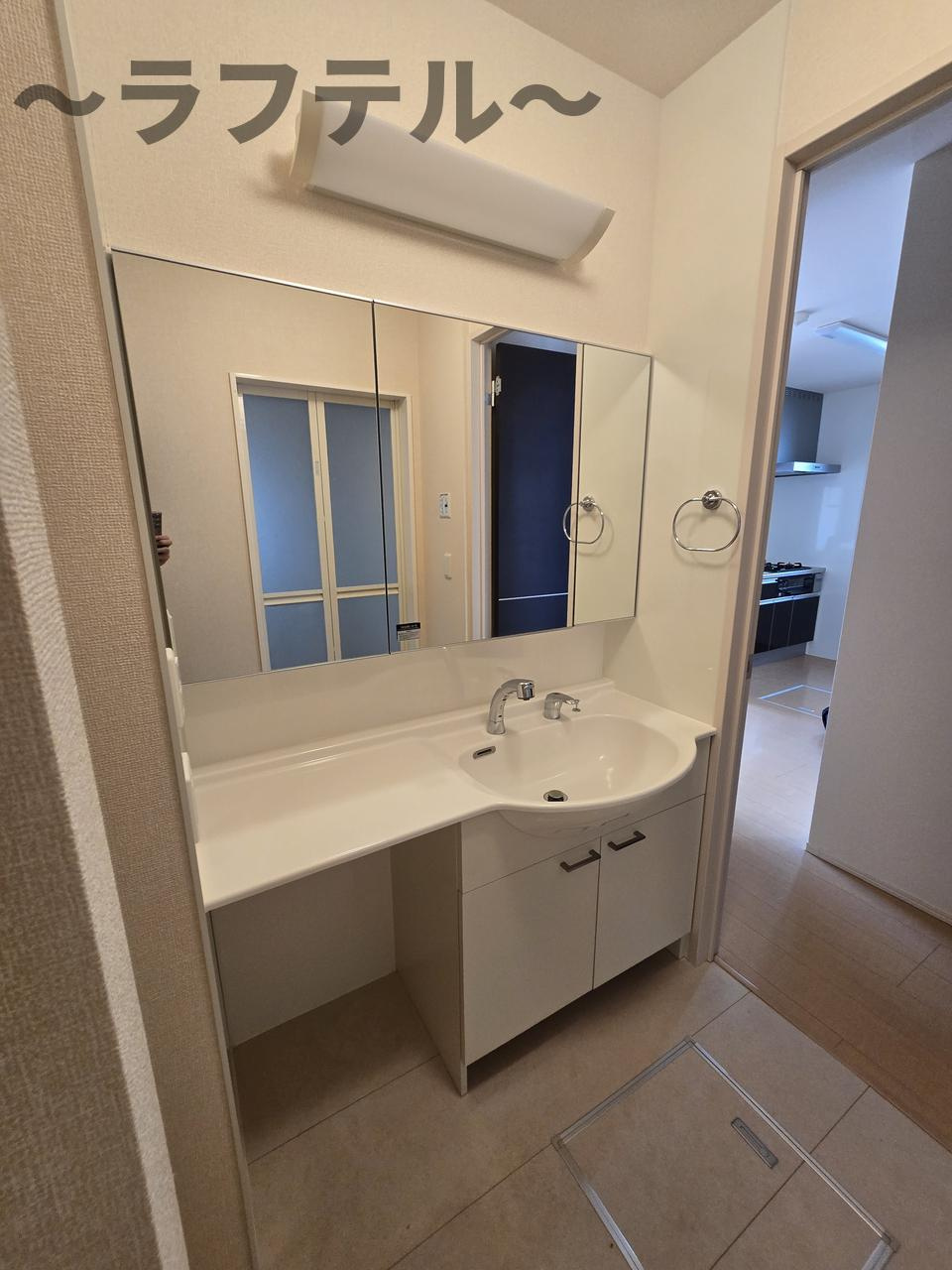スプルースの独立洗面台
