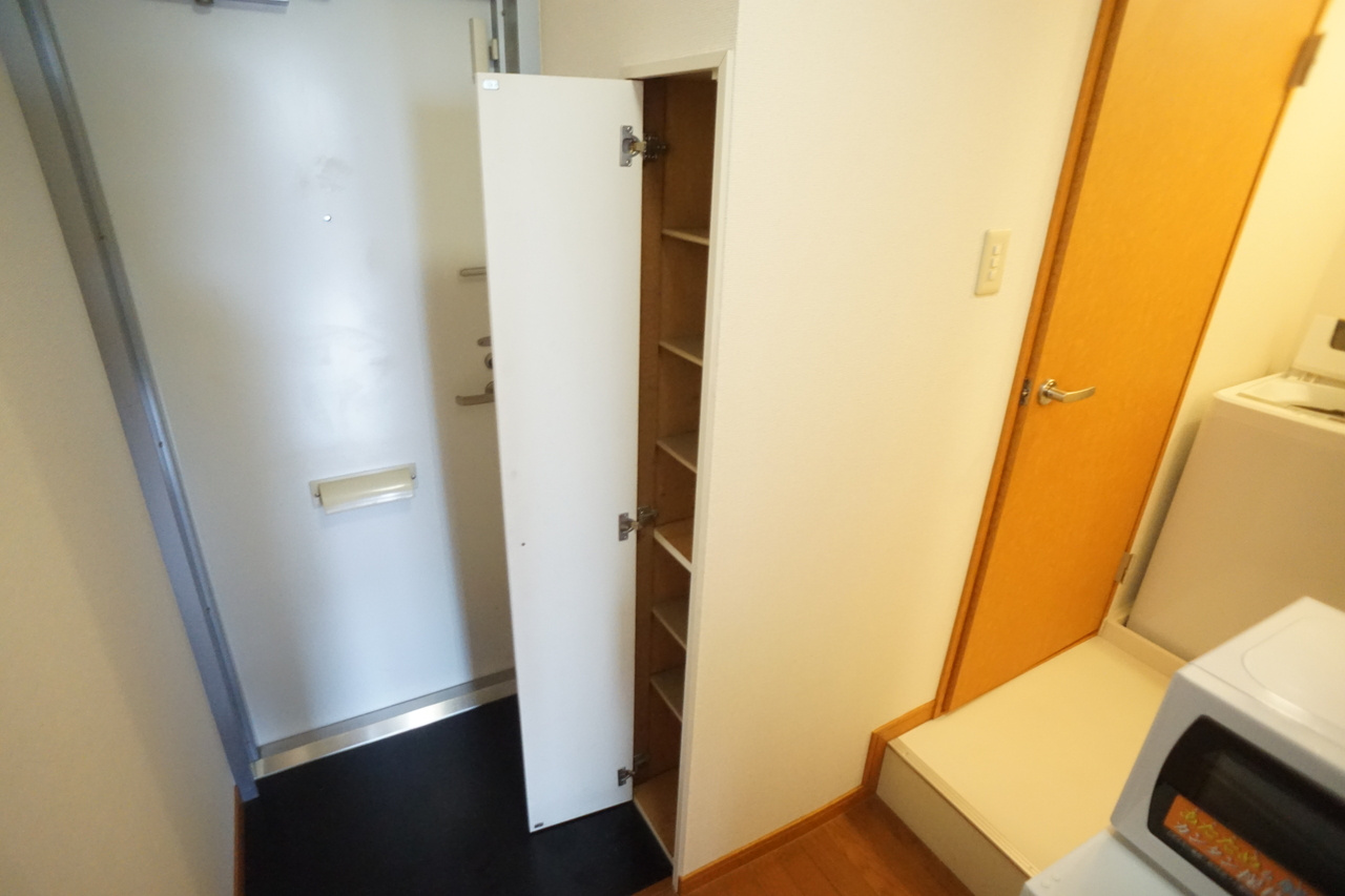 レオパレスＹＡＭＡＤＡｔｈｒｅｅの玄関