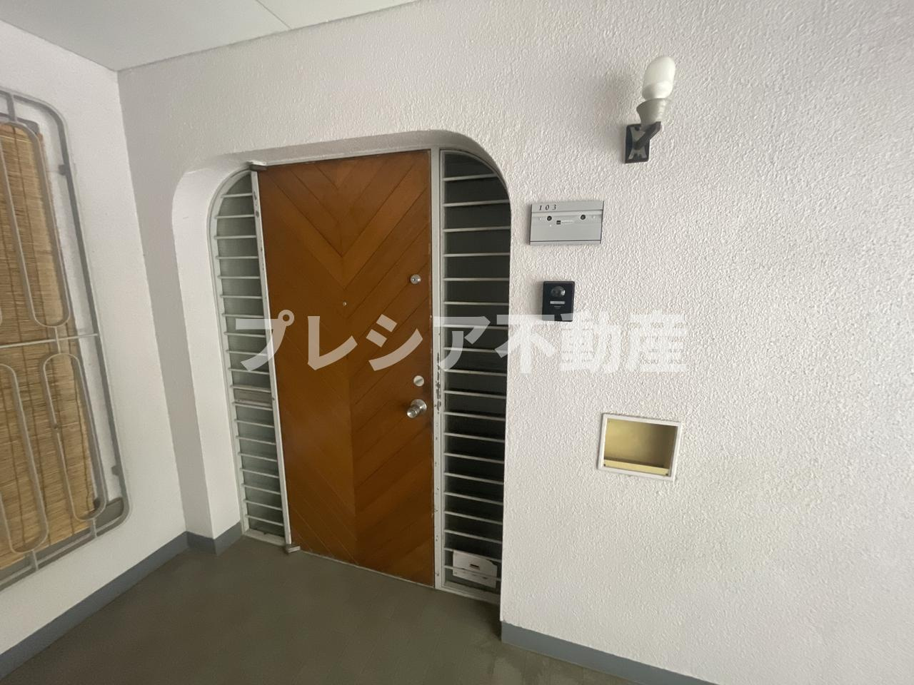 岡本エクセルの玄関