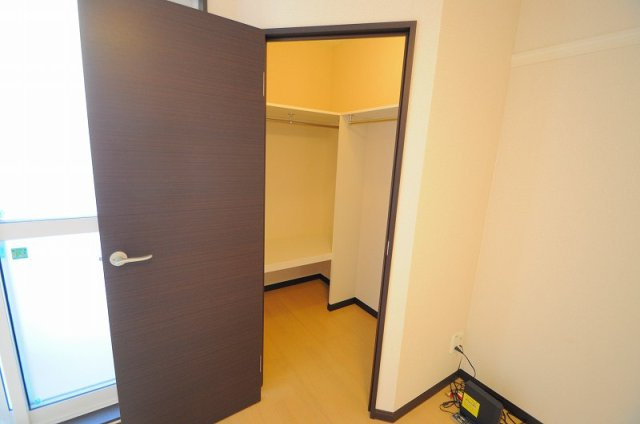 レオネクストみやこ３８５の内装|収納は大容量です！タンス要らずだからコタツも置けちゃう