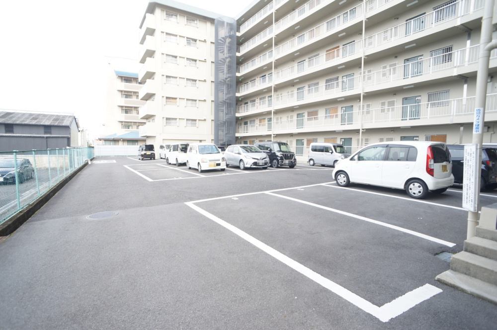 橿原ハイツの駐車場