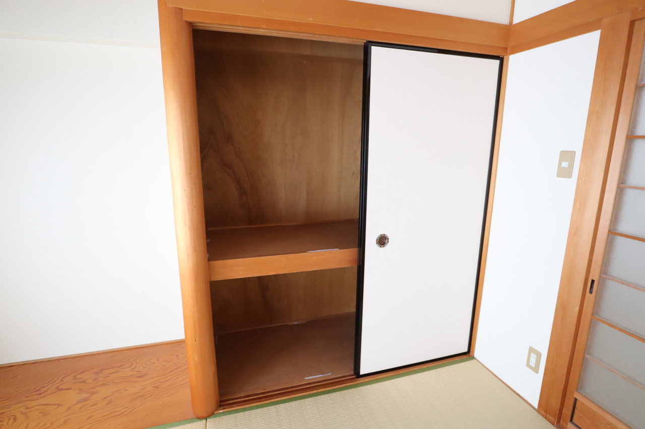 橿原ハイツの収納
