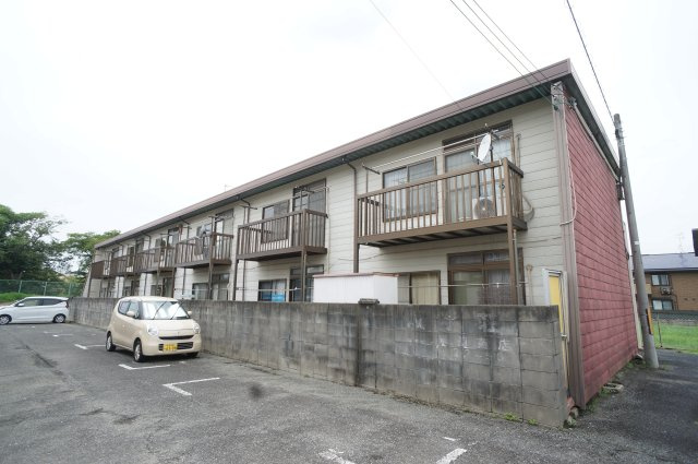阪手荘北棟の駐車場