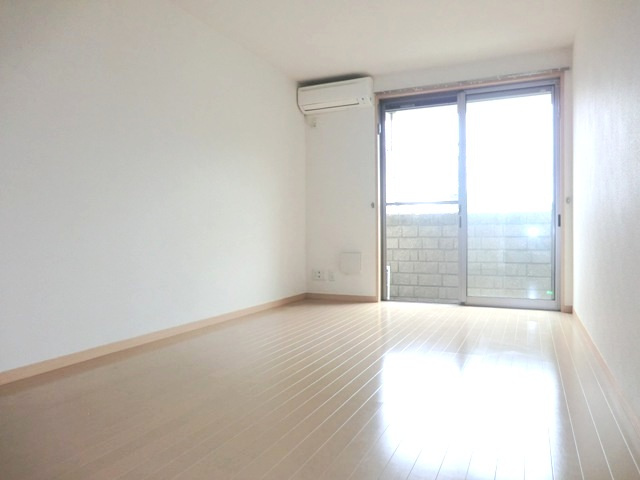 リースランド浦和の居間・リビング|★南向きで日当り良好！居室の画像です。★