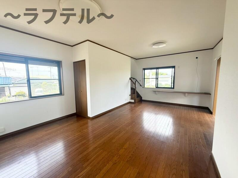 所沢市三ヶ島戸建の居間・リビング