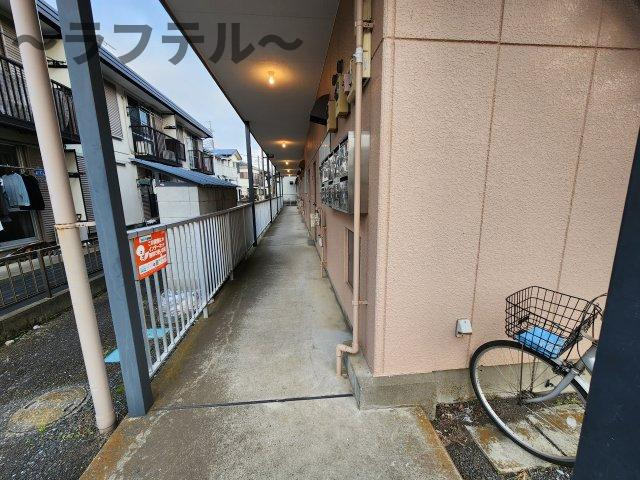 エステート和ヶ原Bのエントランス