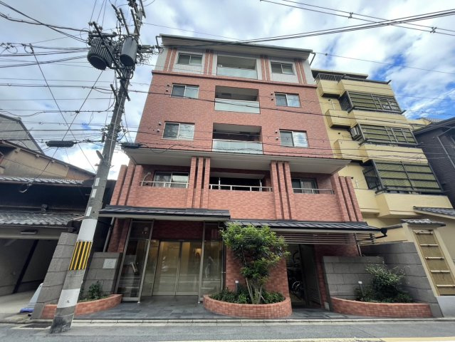 プリオーレ京都三条高倉の外観