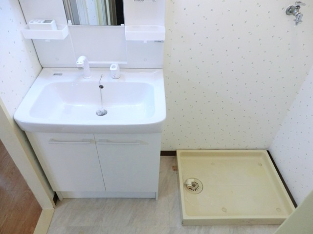 ゴールドマンション小熊ＰＡＲＴ２の洗面所|★シャワードレッサー型洗面台＆室内洗濯機置場あり★