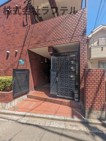 所沢市緑町４丁目の賃貸マンションのエントランス
