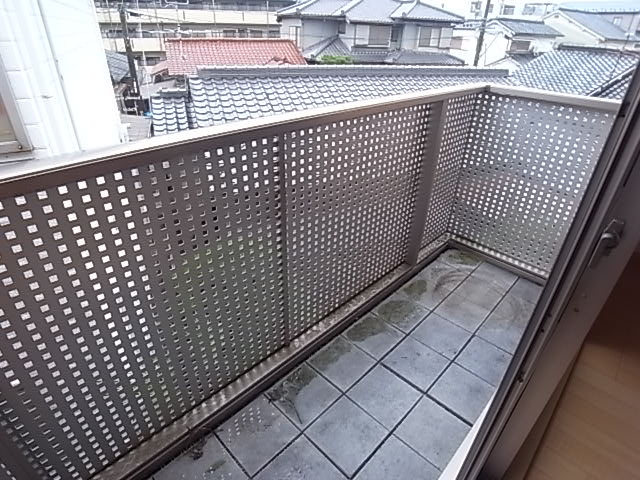 オ・パン法蓮町のバルコニー