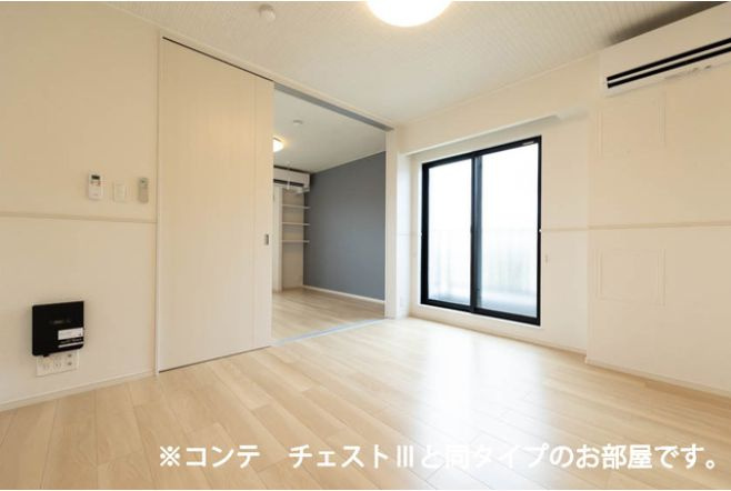 Ksパーシモンの居間・リビング|★南西角部屋・１０．５帖のリビング・ダイニングです★