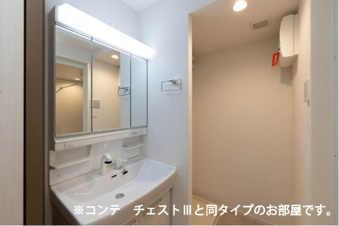Ksパーシモンの洗面所|★３面鏡付きシャワードレッサー洗面台＆室内洗濯機置場あり★