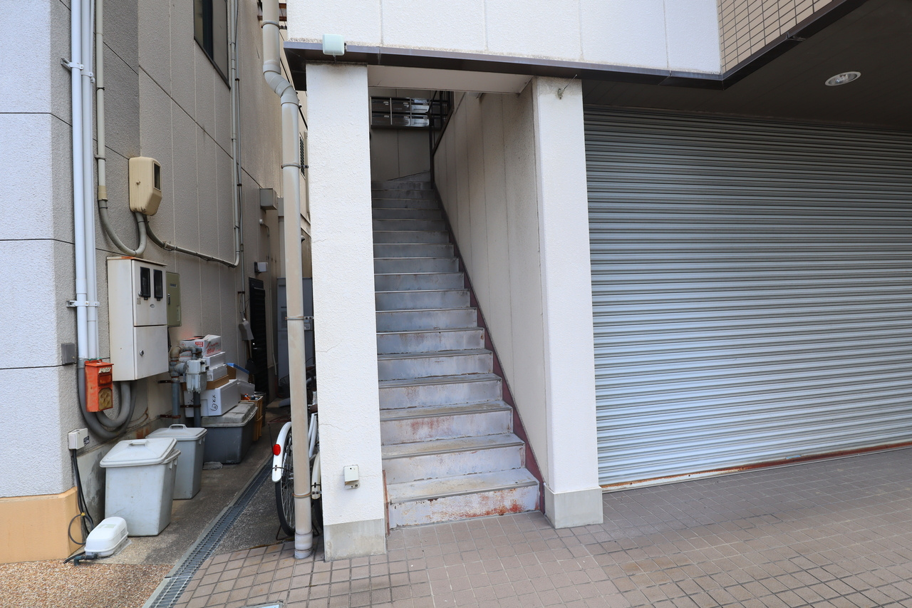 阪本マンションのエントランス