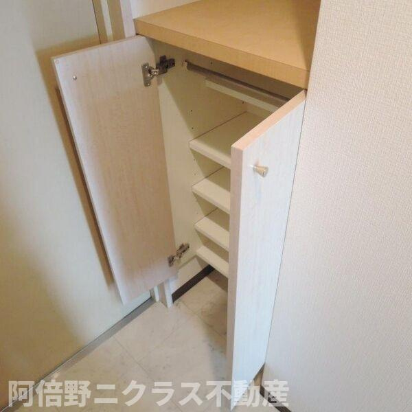 メゾン・ド・成屋大阪の玄関|内装は別部屋の参考写真です。