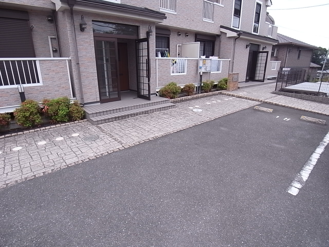 アンソレイエ　（小瀬町）の駐車場