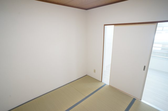 新栄マンションの和室