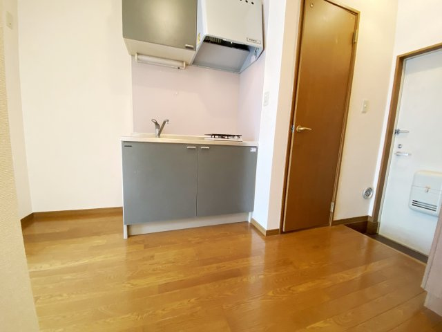 パセオ浦和のキッチン|別号室の参考写真です。