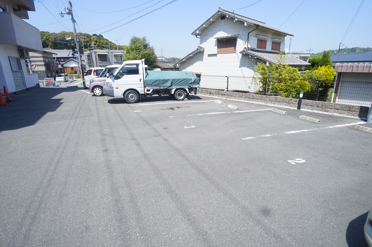オルボス壱分の駐車場