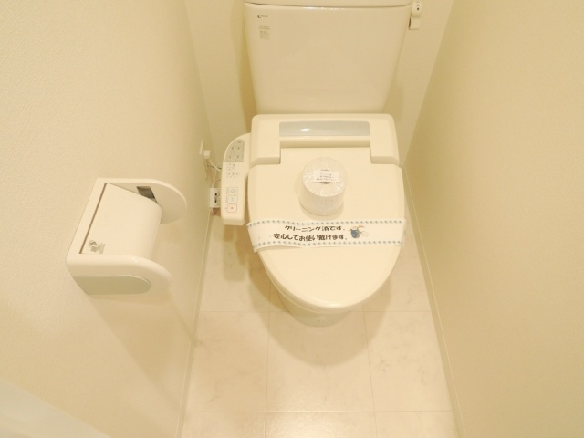 アクシーズタワー川口栄町Ⅰのトイレ|別号室の参考写真です。