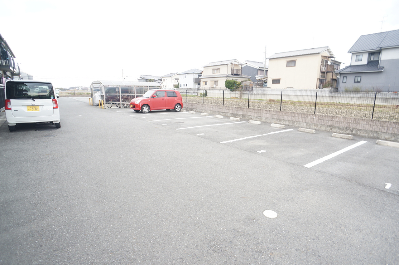 マークス　A棟の駐車場