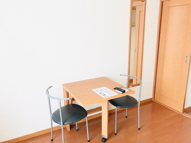 レオパレスエスペランサＡのその他|椅子、机