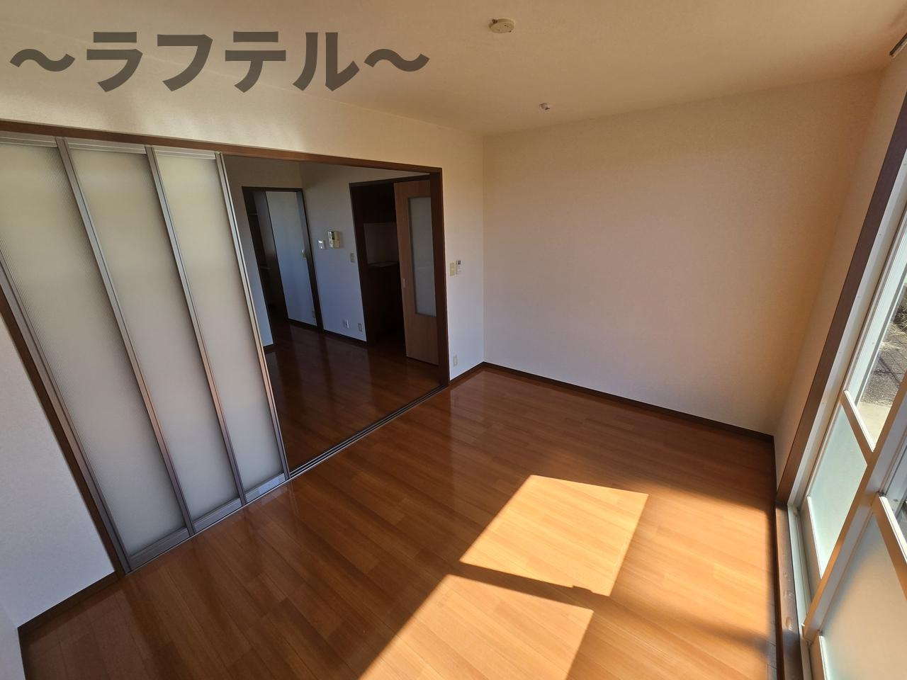 シャーメゾンアラタの洋室