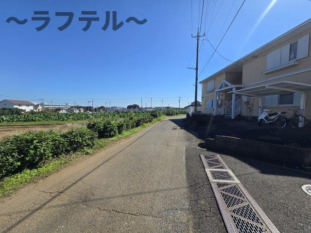 シャーメゾンアラタの周辺