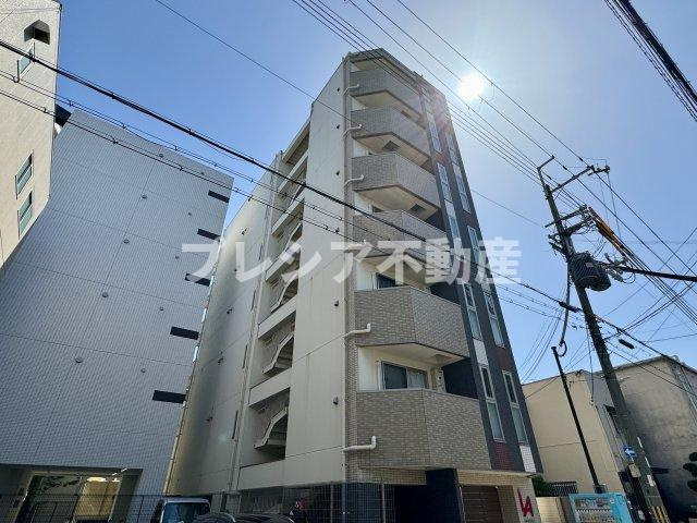 ランドアート甲子園の外観