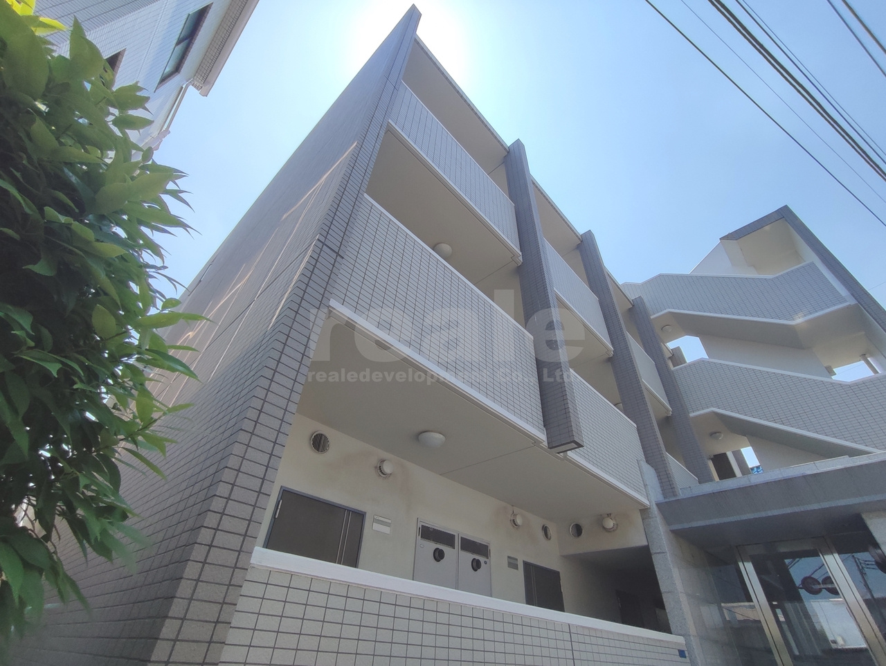 三鷹市中原２丁目の賃貸マンションの外観