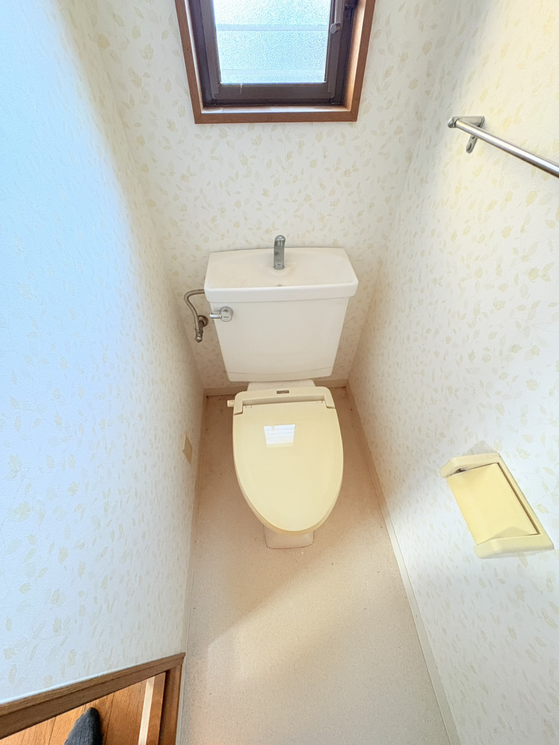 屋敷町戸建のトイレ