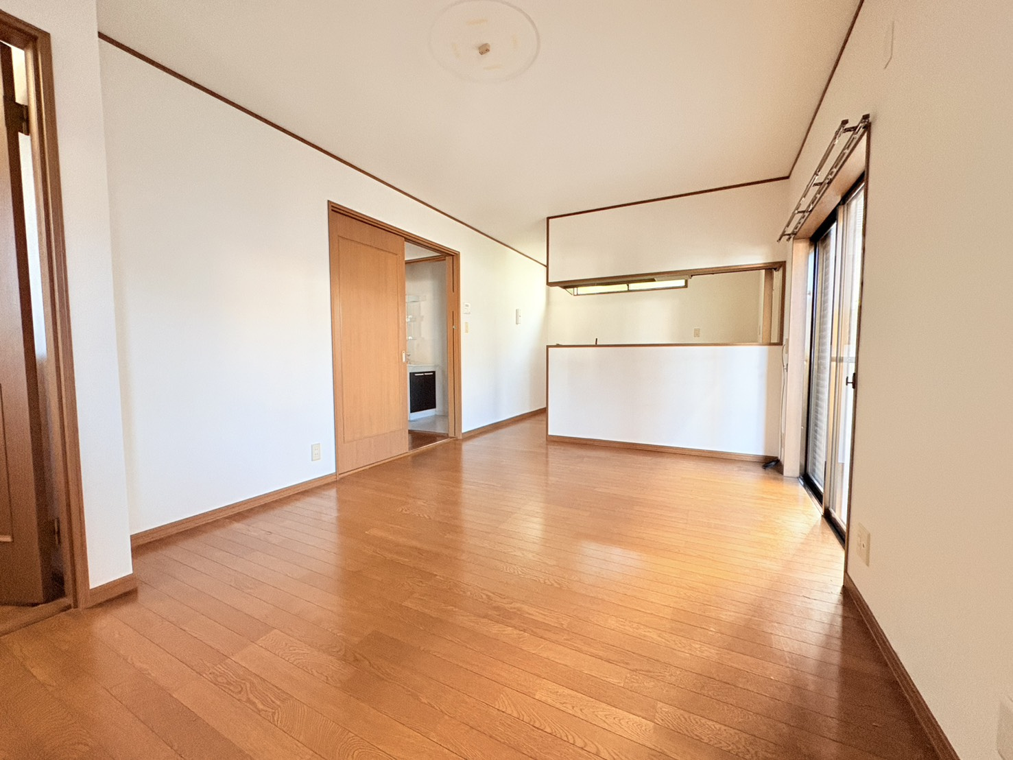 屋敷町戸建の居間・リビング