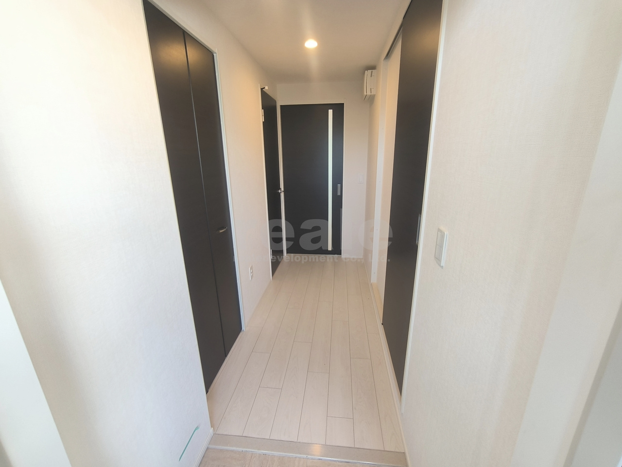 三鷹市中原３丁目の賃貸マンションの玄関