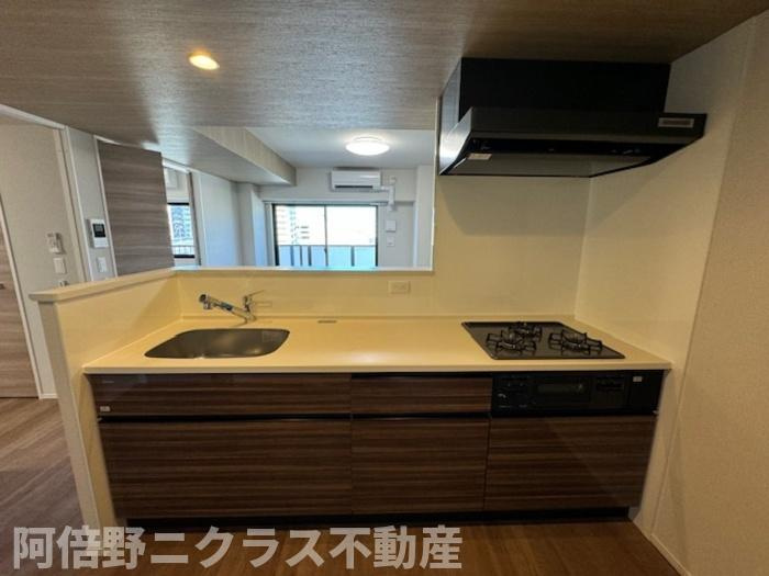 ロイジェントあべの松崎町のキッチン|内装は同シリーズ参考写真です。カラーパターンが異なる可能性がございます。