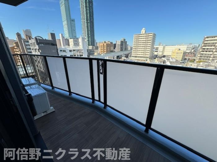 ロイジェントあべの松崎町のバルコニー|内装は参考写真です。