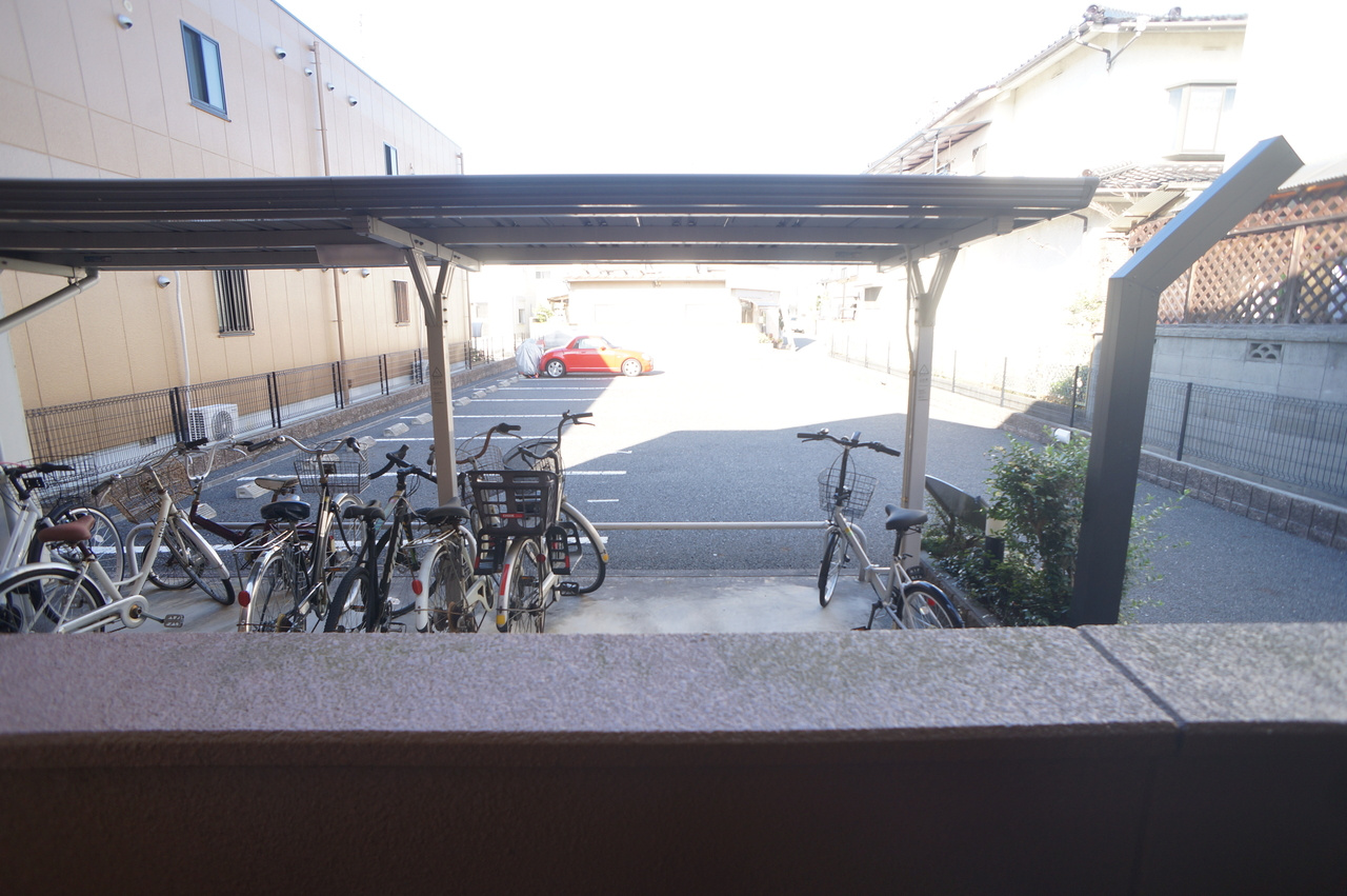 ノーブルコートＮの駐車場