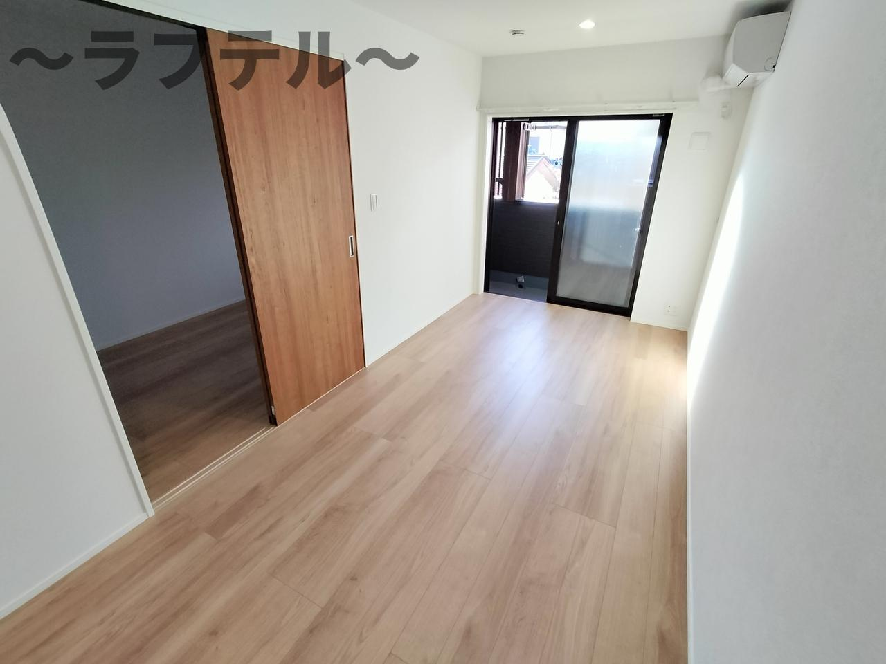 MELLAS新狭山Ⅲの居間・リビング|同メーカー施工　別部屋イメージ写真