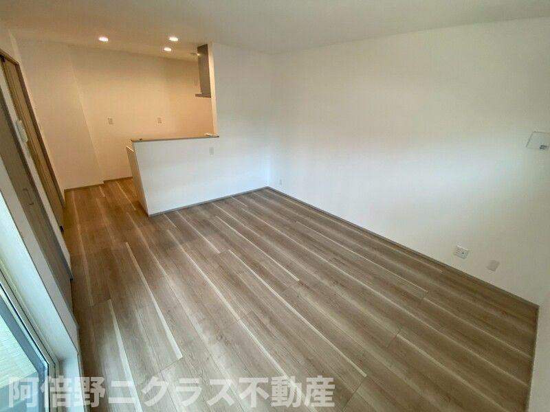 阿倍野区相生通2丁目戸建て（C棟）の居間・リビング