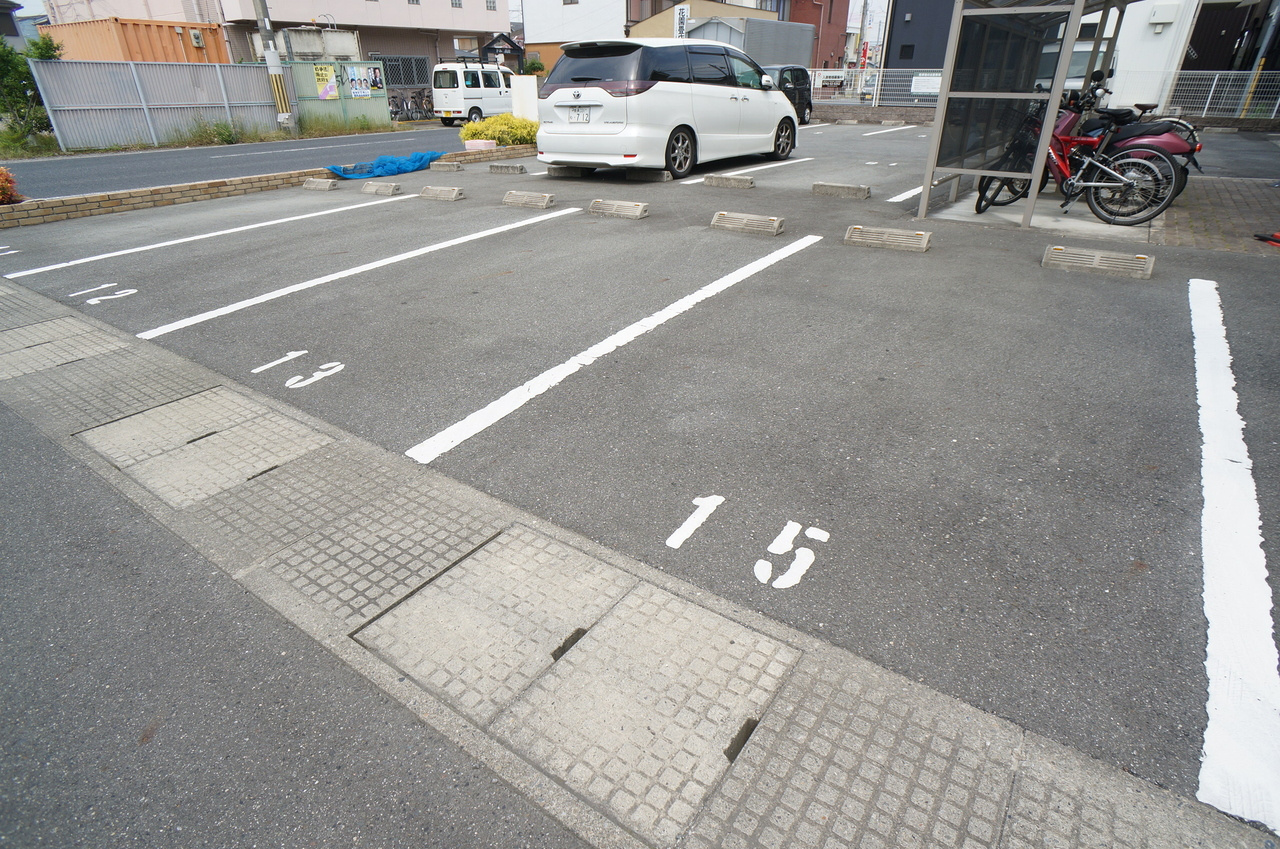 アトリオ・フランＤ棟の駐車場