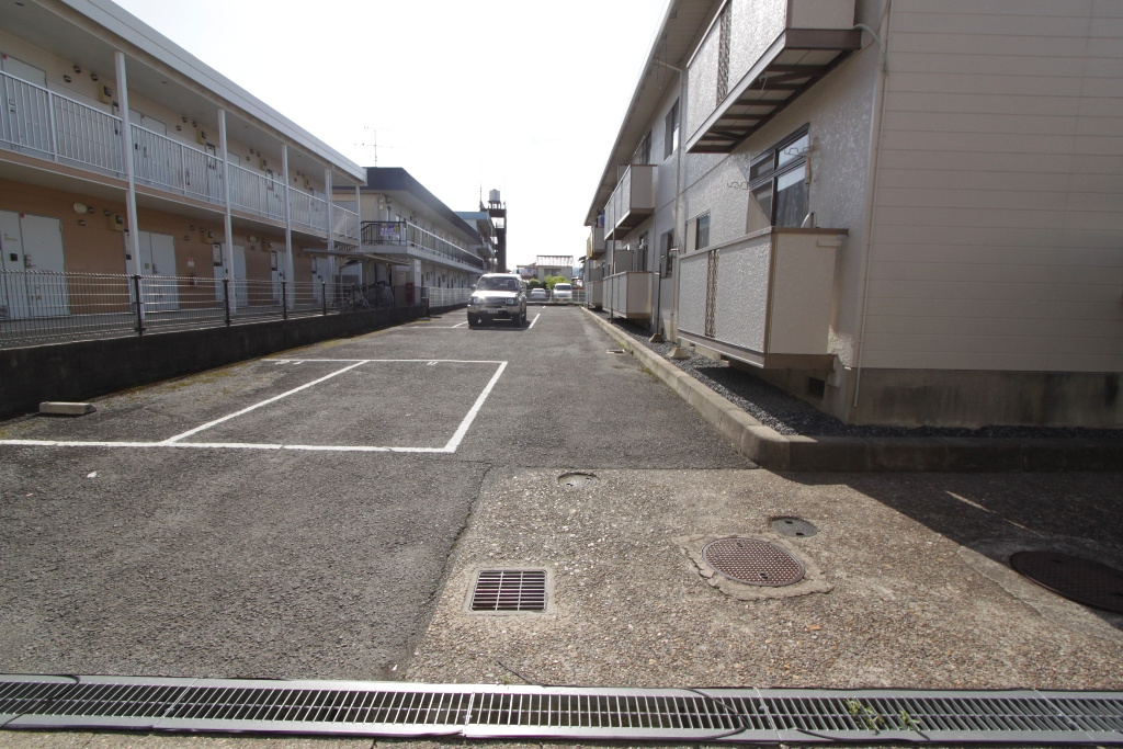 清水コーポの駐車場