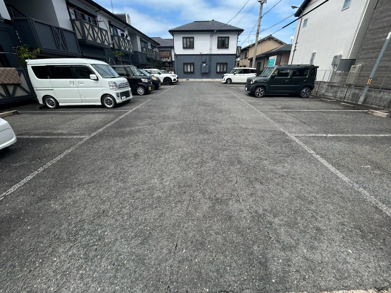 ロジュマンの駐車場