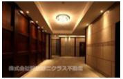 クローバー・グランデ昭和町のエントランス