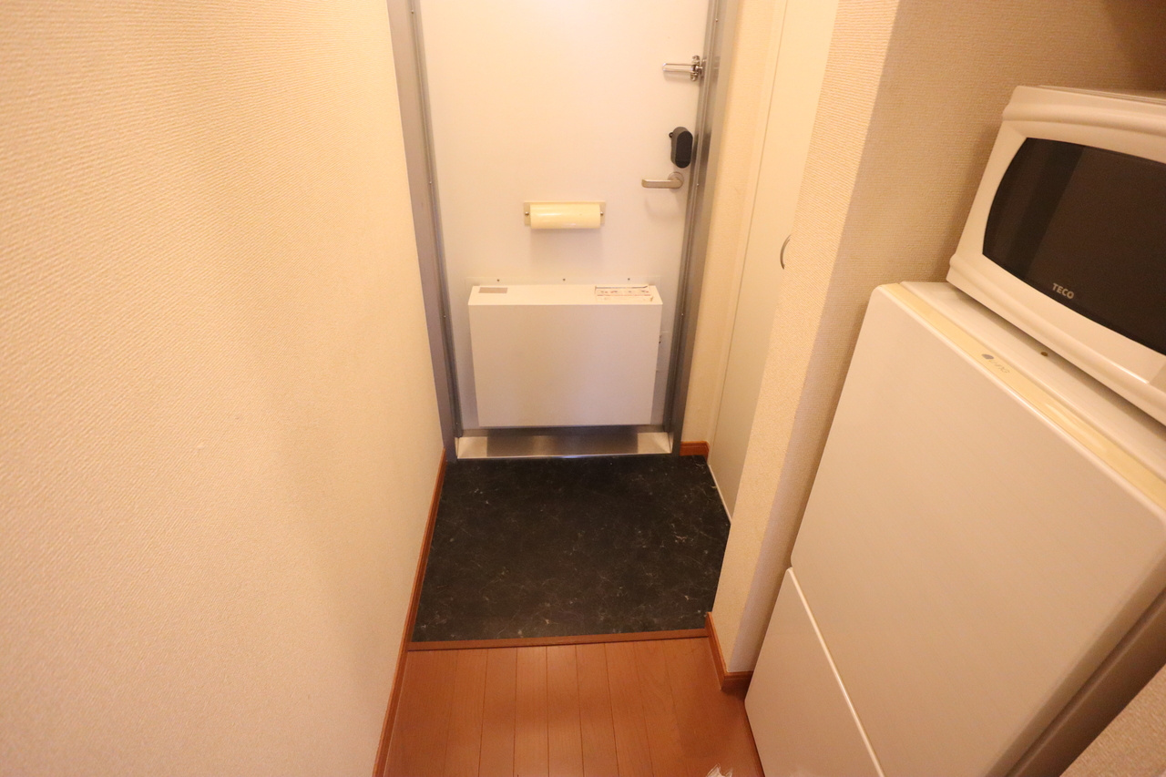 レオパレス富堂（トミドウ）の玄関