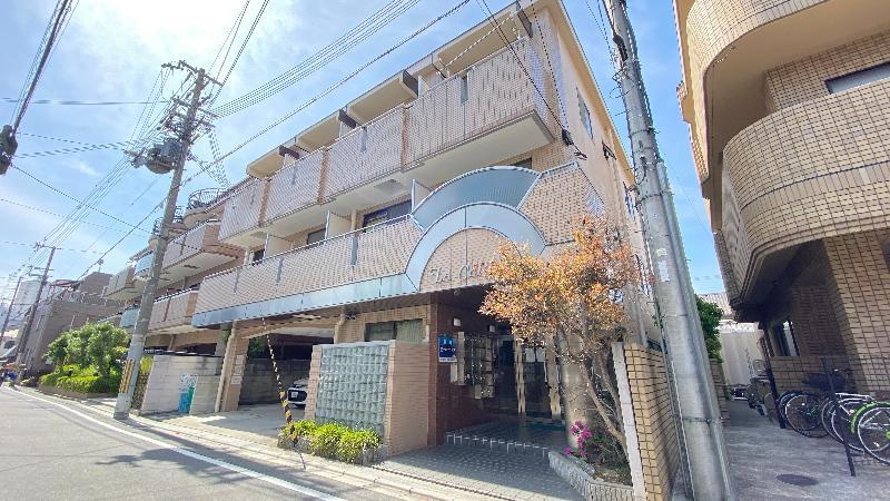 ラ・セレスの外観