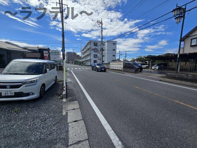 メゾン山岡の駐車場